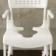 Detail sedáku toaletního a sprchového křesla Etac CLEAN
