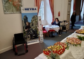 Meyra koutek na konferenci