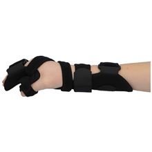 Zápěstní ortéza s podporou prstů a dlahou pro palec SPLINT FOR PALM AND FOREARM WITH THUMB SPICA Qmed