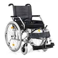 Základní invalidní vozík Titanum s podsedákem
